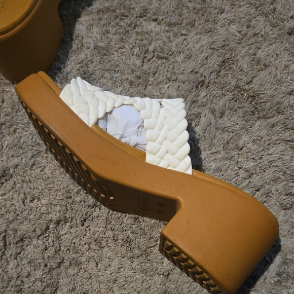 CROCS Women's White Braided Wedge Sandals - Picture 7 of 13